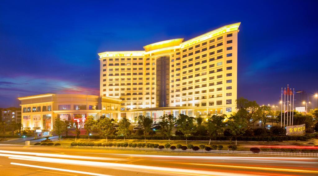 The Grand Plaza Hotel Ji'an  Exteriör bild