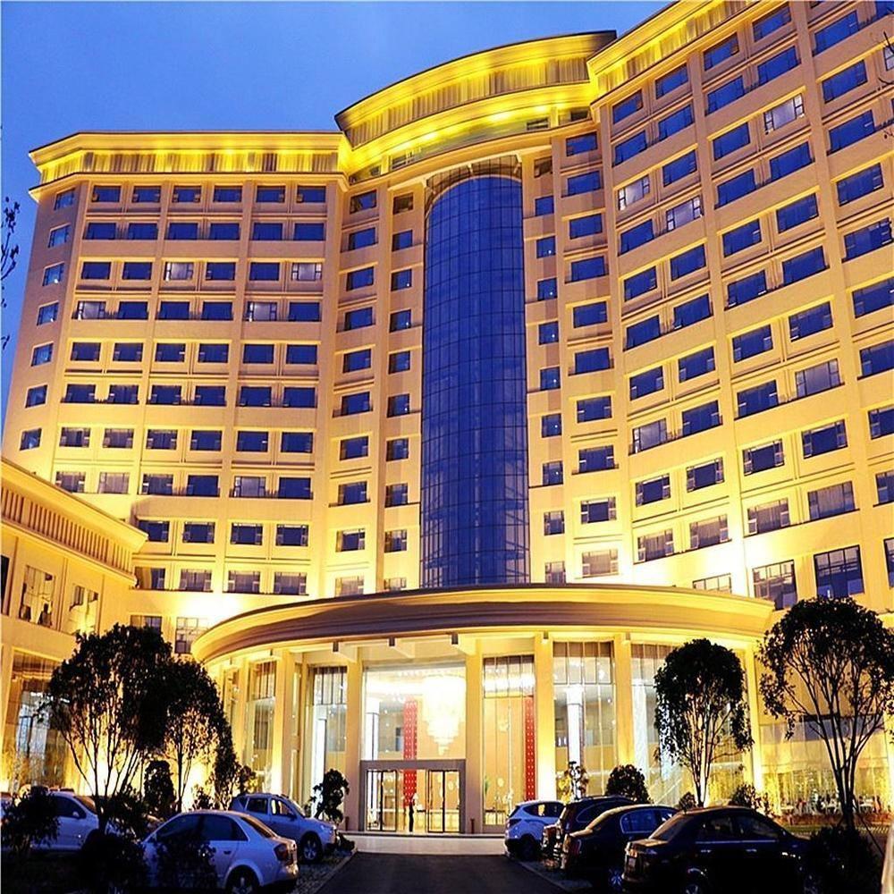 The Grand Plaza Hotel Ji'an  Exteriör bild