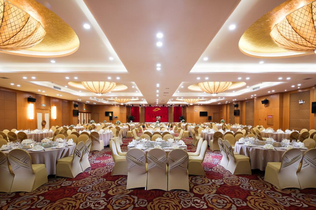 The Grand Plaza Hotel Ji'an  Exteriör bild