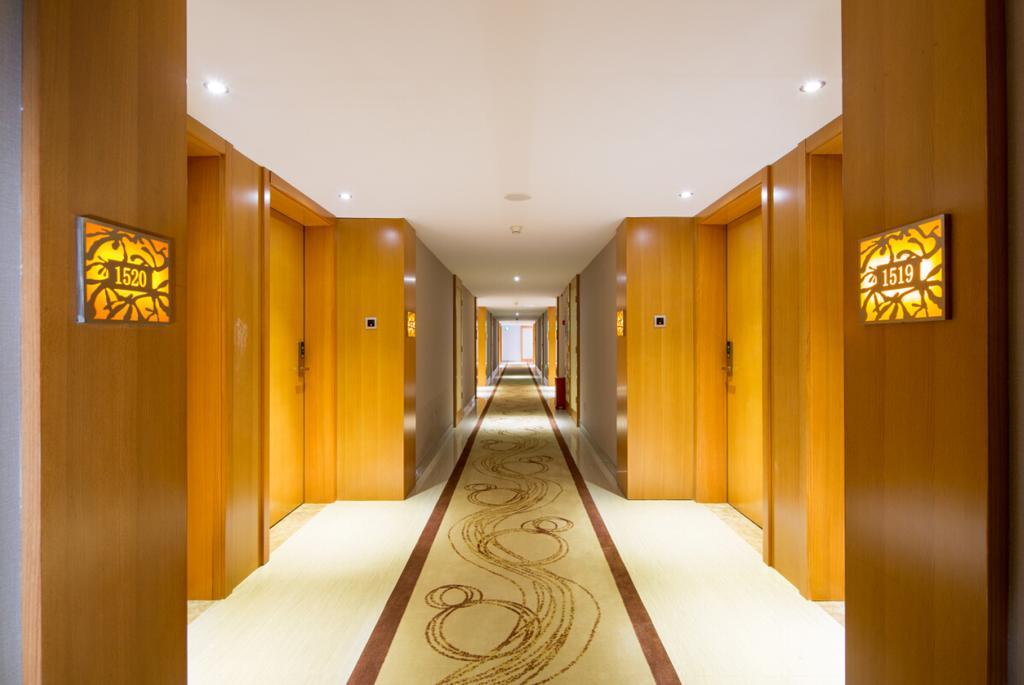 The Grand Plaza Hotel Ji'an  Exteriör bild