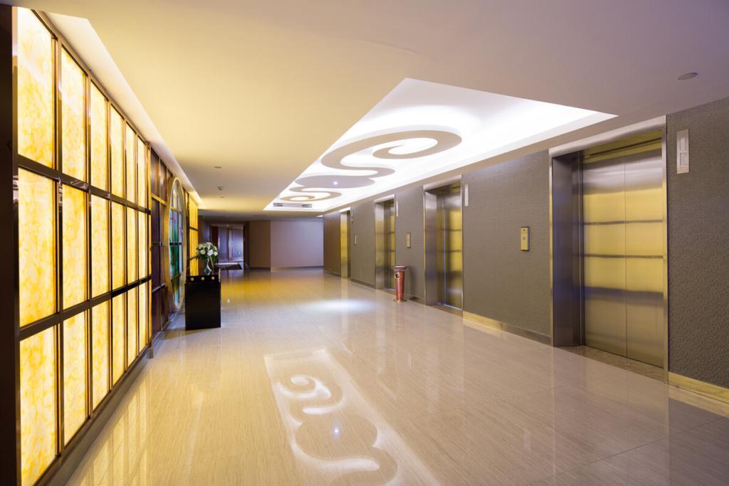 The Grand Plaza Hotel Ji'an  Exteriör bild