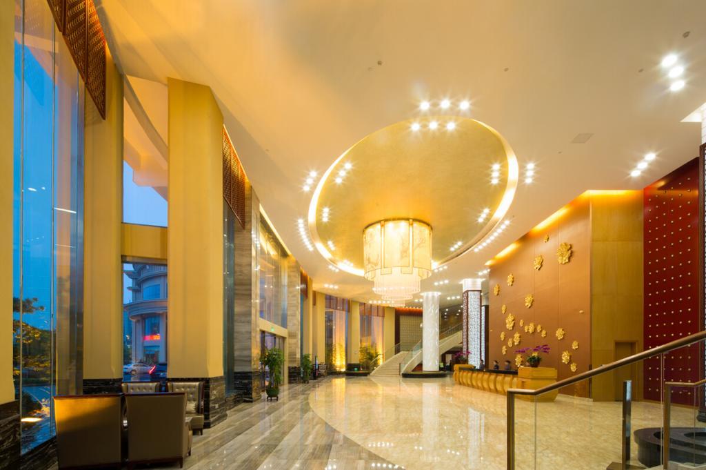 The Grand Plaza Hotel Ji'an  Exteriör bild