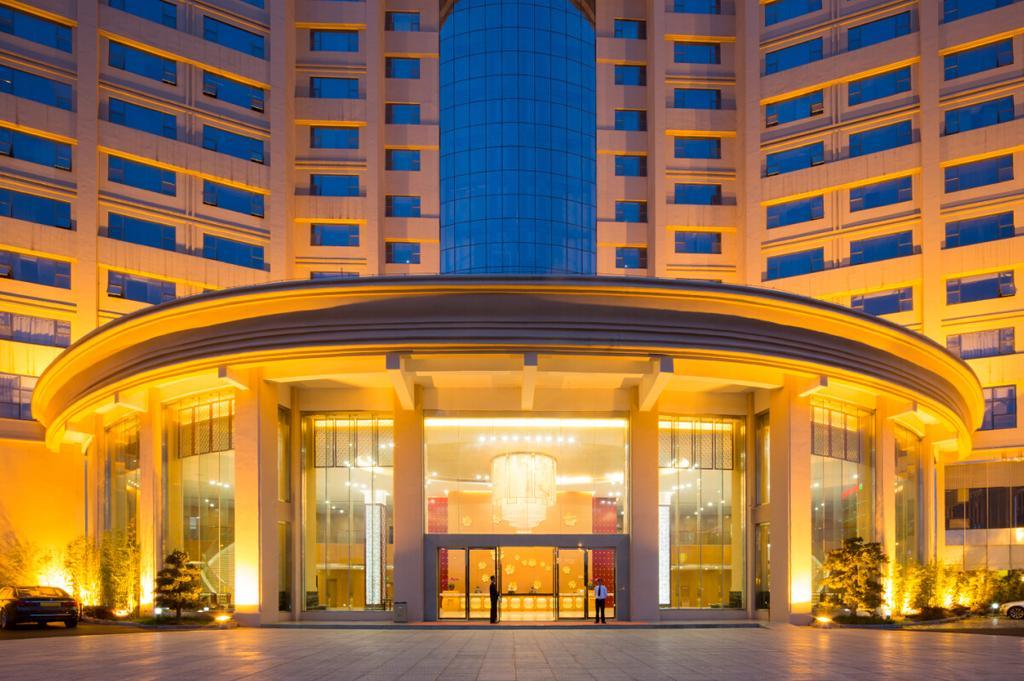 The Grand Plaza Hotel Ji'an  Exteriör bild